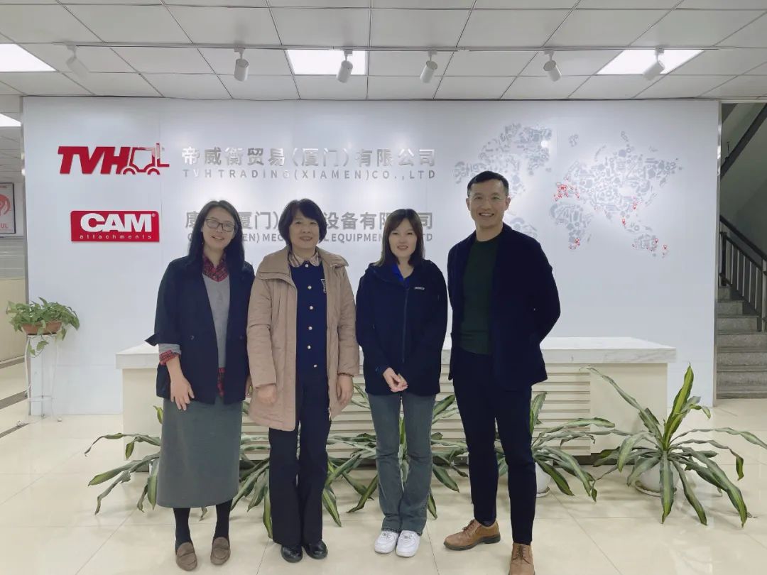 工程机械工业协会工业车辆分会秘书长一行到访 龙八国际 帝威衡