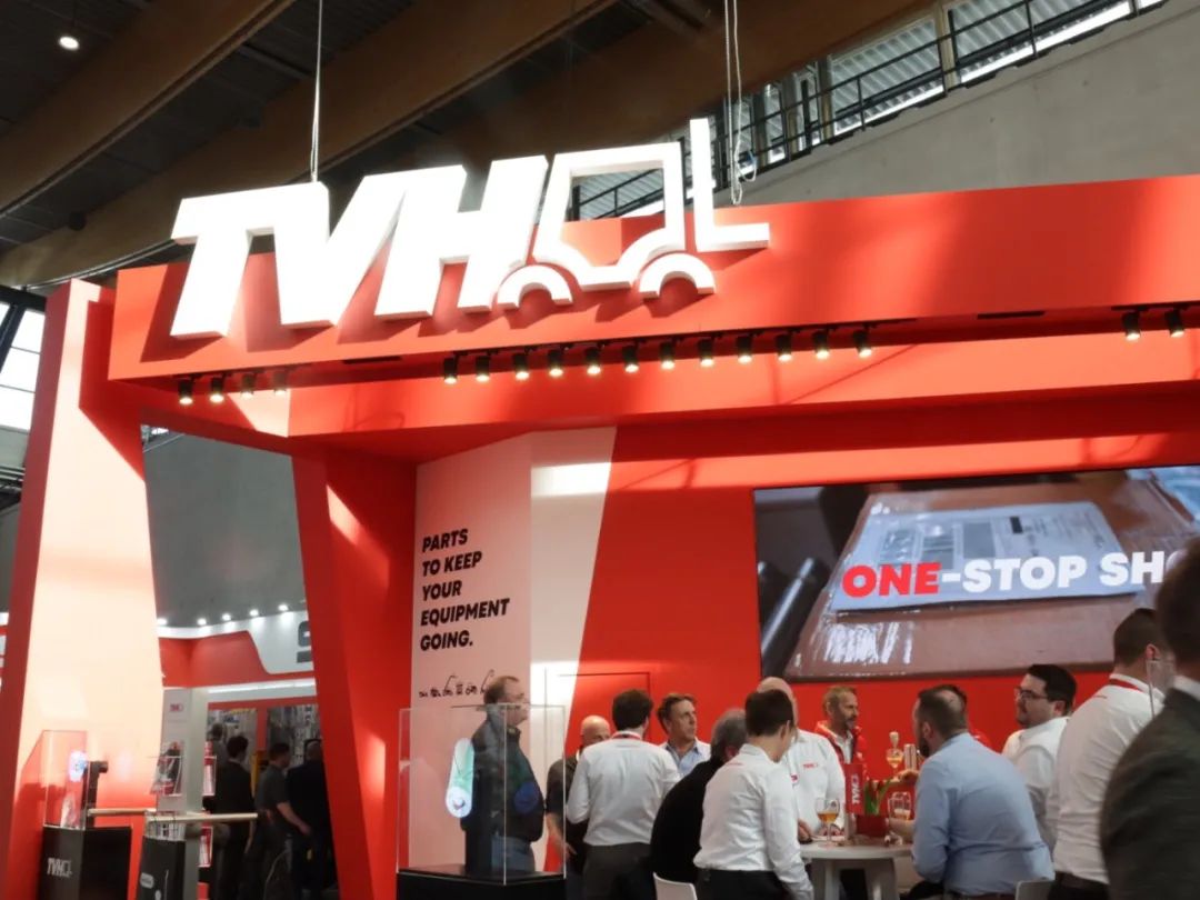 龙八国际 logiMAT.jpeg